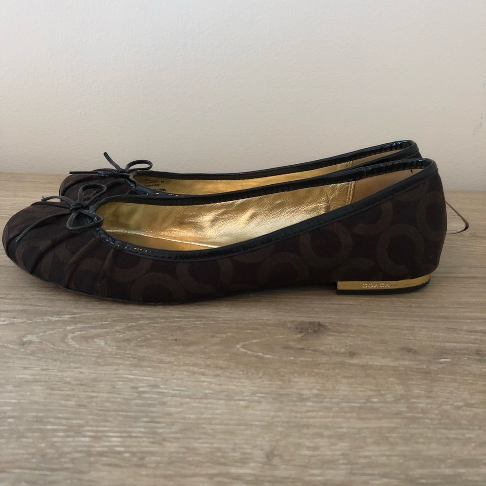 Brown coach flats: size 8 - Picture 1 of 4